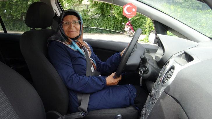 Afyonkarahisarlı kadın 69 yaşında ehliyet aldı G3