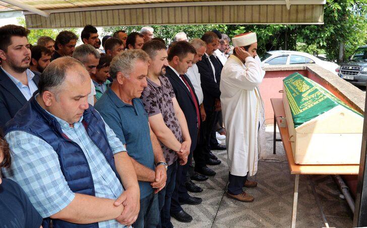 Zonguldak'ta otomobilin devrilmesi sonucu ölen maden işçisinin cenazesi defnedildi G4