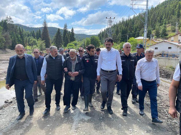 Bakan Kurum, sele kapılan gencin hacda bulunan babasıyla telefonda görüştü: G4