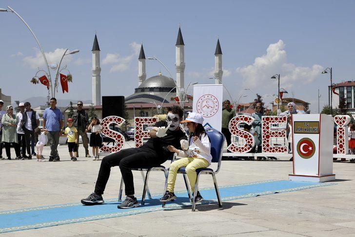 Ağrı ve Tunceli'de Koruyucu Aile Günü etkinliklerle kutlandı G3