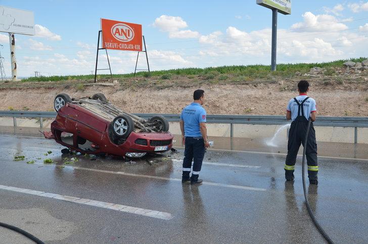 Karaman'da iki otomobilin çarpışması sonucu 4 kişi yaralandı G1