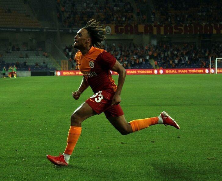 Galatasaray'da 6 ayrılık birden! Okan Buruk gelir gelmez biletlerini kesti G4