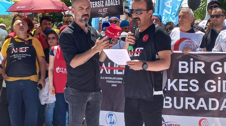 Aile hekimlerinden iş bırakma eylemi!  Gökyüzüne siyah balonlar bıraktılar