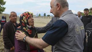 Bakan Karaismailoğlu selden etkilenen Düzce'de incelemelerde bulundu