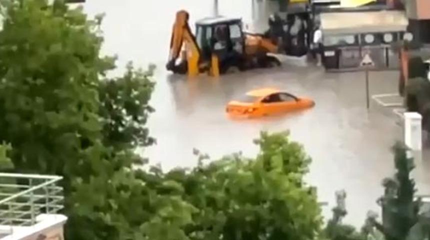 Son dakika: Ankara'yı yine sel vurdu! 1 kişi hayatını kaybetti