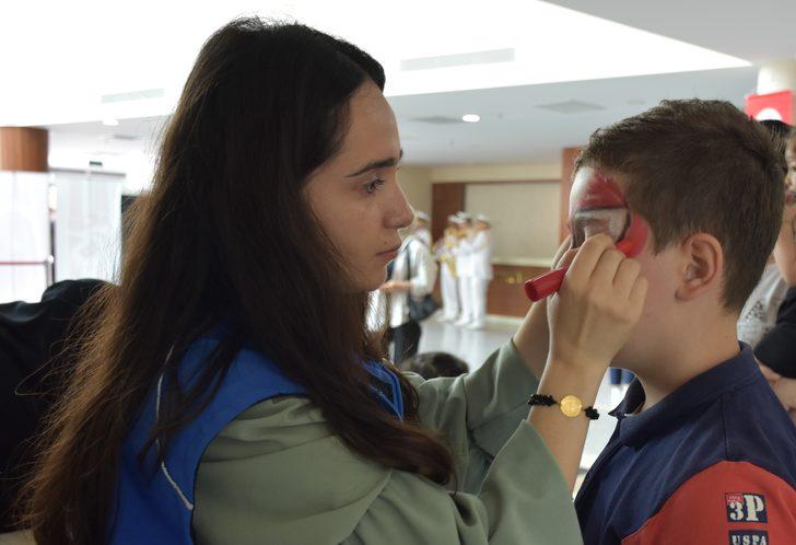 Rize, Artvin ve Trabzon'da "Koruyucu Aile Günü" yürüyüşü düzenlendi G4