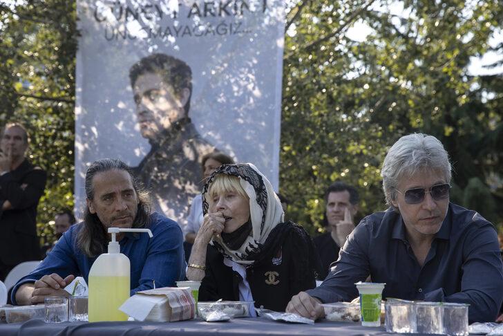 Cüneyt Arkın'ın taziye kabulü Beşiktaş'ta yapıldı G2