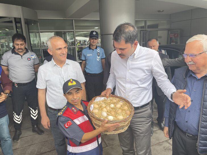 Bakan Kurum, Kastamonu'da bir engelliye elektrikli motosiklet hediye etti G4