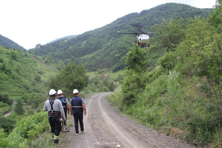 Sinop'ta selden etkilenen bazı köylere helikopterle jeneratör götürüldü G3