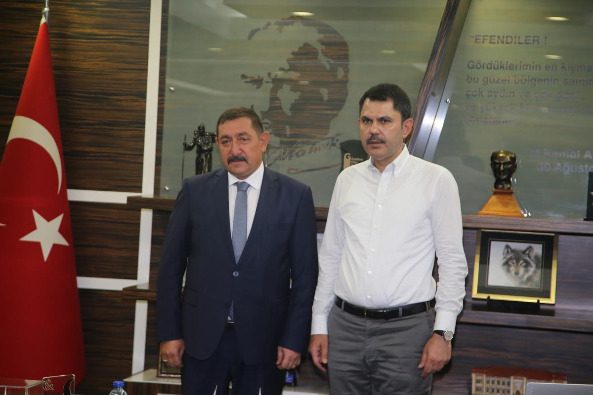 Bakan Kurum, Kastamonu'da selden etkilenen b&ouml;lgelerde incelemede bulundu