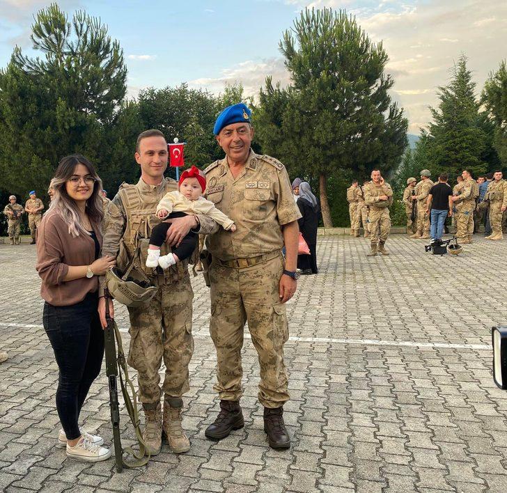 "Kurtlar" Taburu'ndaki komandolar Suriye'den döndü G1