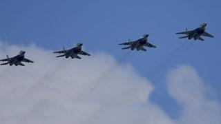 İki ülke arasında tansiyon yükseldi! Savaş uçakları hava sahasını ihlal etti: Köyler boşaltıldı