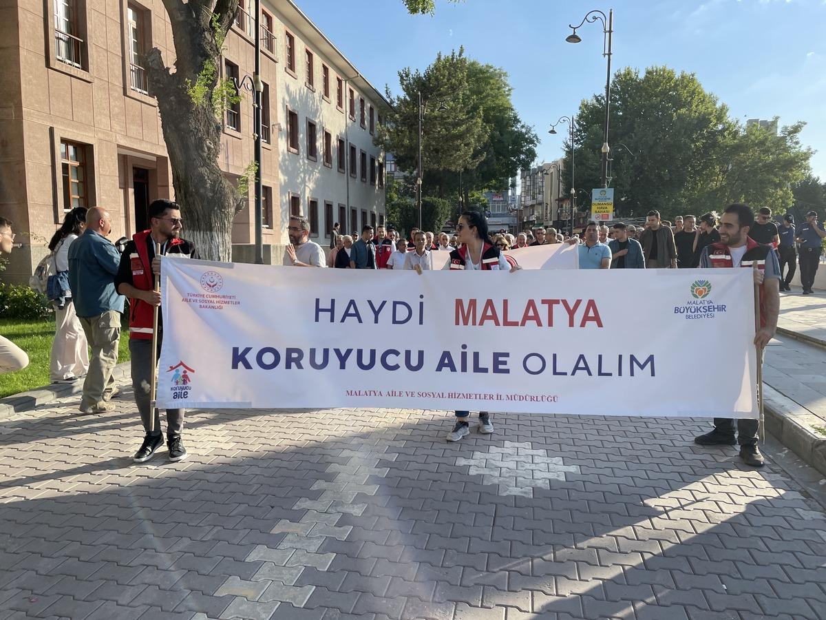 Malatya'da Koruyucu Aile G&uuml;n&uuml; y&uuml;r&uuml;y&uuml;ş&uuml; d&uuml;zenlendi