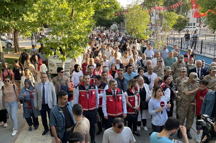 Malatya'da Koruyucu Aile Günü yürüyüşü düzenlendi G4