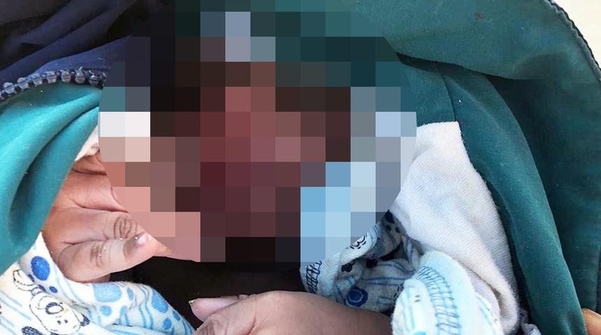 Ege açıklarında botta doğum yaptı!