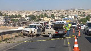 Takip sırasında kaza yapan husumetli aileler arasında silahlı çatışma: 3 yaralı