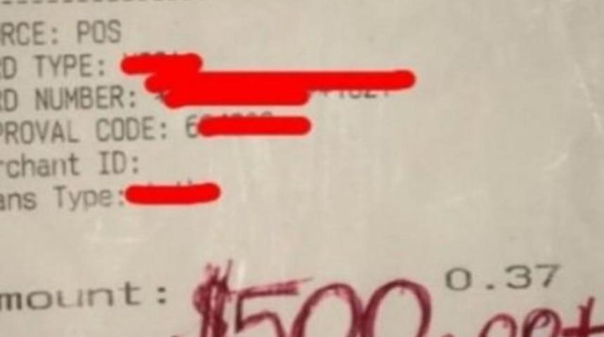 Bir Su İ&ccedil;in 500 Dolar Bahşiş Bırakan Kadın Sosyal Medyayı Salladı!Bakın Kim?