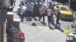 Kadıköy’de eski sevgilisi dehşeti! Çığlıklarını duyan yardıma koştu