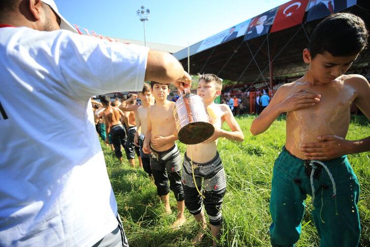 Tarihi Kırkpınar Yağlı Güreşleri'nde 661'inci randevu başladı G4