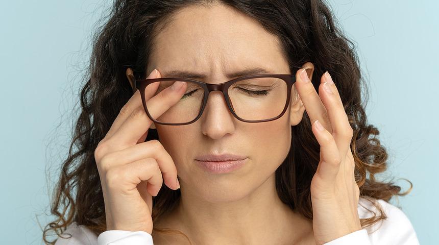 Acısız bir şekilde gözlükten kurtulmanız mümkün