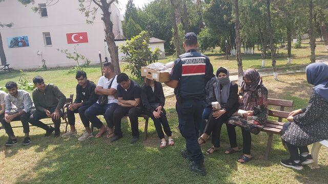 İzmir'de yasa dışı geçiş hazırlığındaki 59 düzensiz göçmen yakalandı