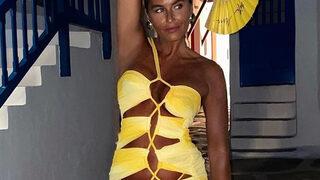 Eda Taşpınar'dan ilginç poz! Kalçasını paylaşıp...