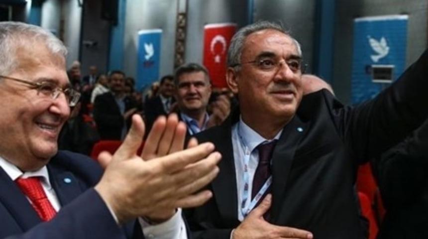 Önder Aksakal DSP'nin genel başkanı oldu