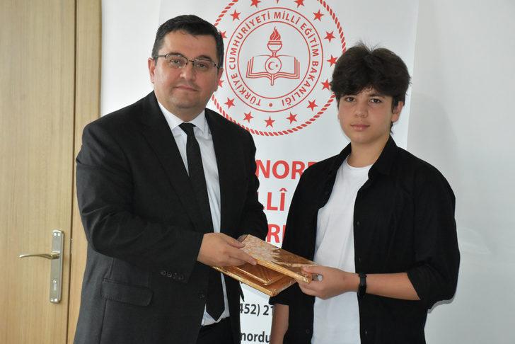 LGS sınavından tam puan alan öğrenciler, başarılarını düzenli çalışmaya bağlıyor G3