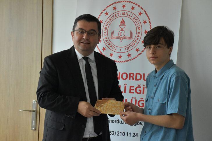 LGS sınavından tam puan alan öğrenciler, başarılarını düzenli çalışmaya bağlıyor G5