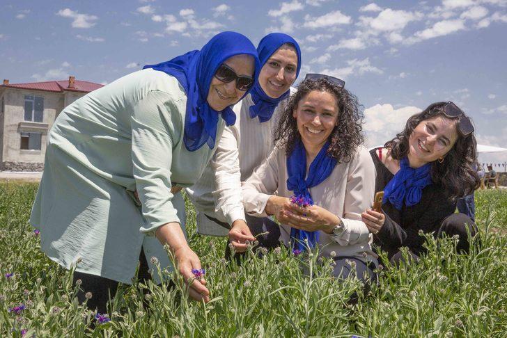 Karslı kadın çiftçiler, mavi kantaronla yıllık 7 milyon liralık gelir imkanına kavuşuyor G1
