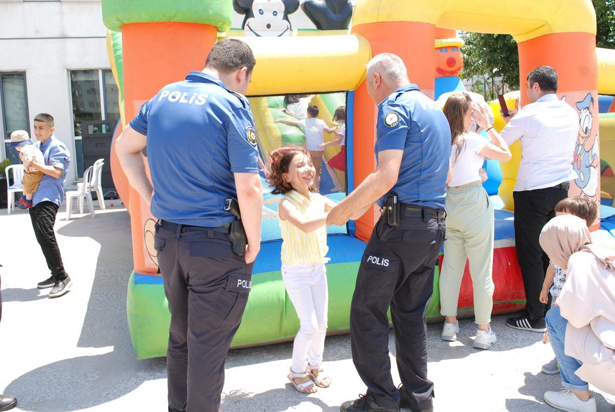 Sultanbeyli İl&ccedil;e Emniyet M&uuml;d&uuml;rl&uuml;ğ&uuml; şehit aileleri i&ccedil;in etkinlik d&uuml;zenledi