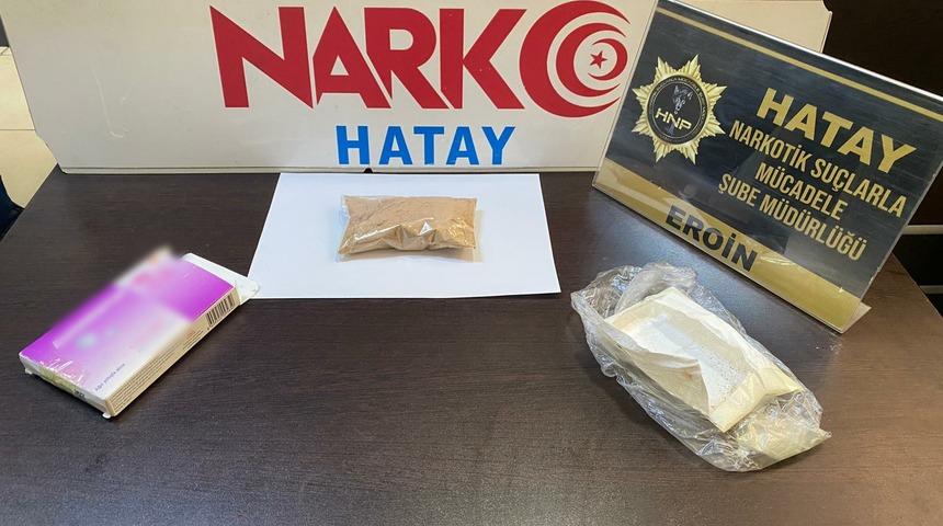 Hatay'da ilaç kutusunda 155 gram eroin ele geçirildi