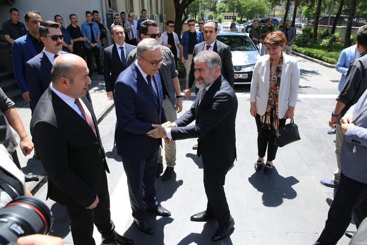 Hazine ve Maliye Bakanı Nureddin Nebati, Diyarbakır annelerini ziyaret etti G1