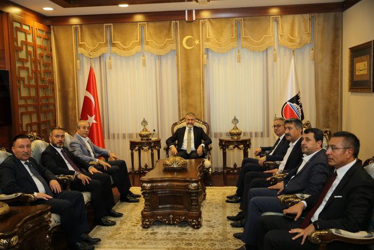 Hazine ve Maliye Bakanı Nureddin Nebati, Diyarbakır annelerini ziyaret etti G5