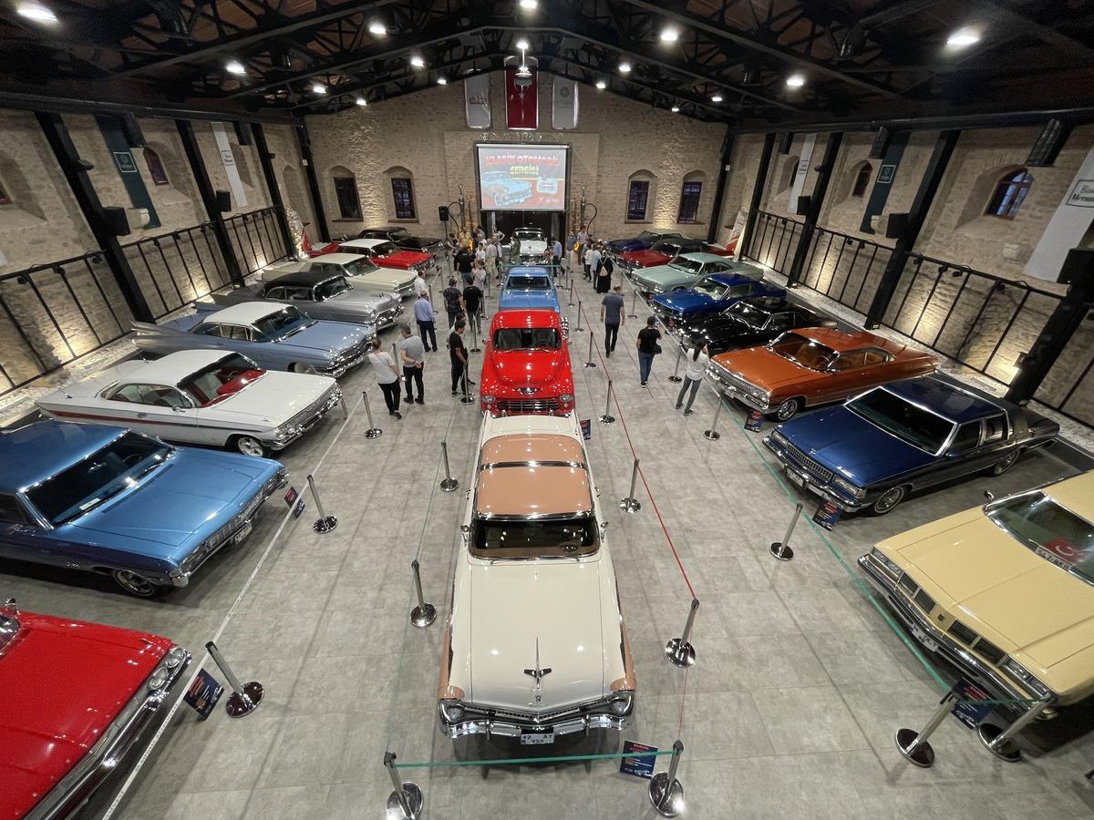 Konya'da klasik araba tutkunları bir araya geldi