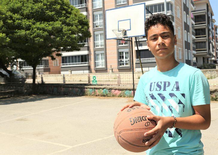 LGS'de tam puan alan Cihan afet bölgesinin gururu oldu G5