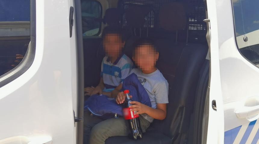 Kaçmak için otobüse saklanan iki kardeşin söyledikleri yürek burktu! "Eve gitmek istemiyoruz"