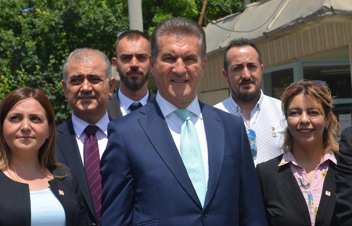 TDP Genel Başkanı Sarıg&uuml;l, K&uuml;tahya'da cezaevi &ouml;n&uuml;nde af &ccedil;ağrısını yineledi