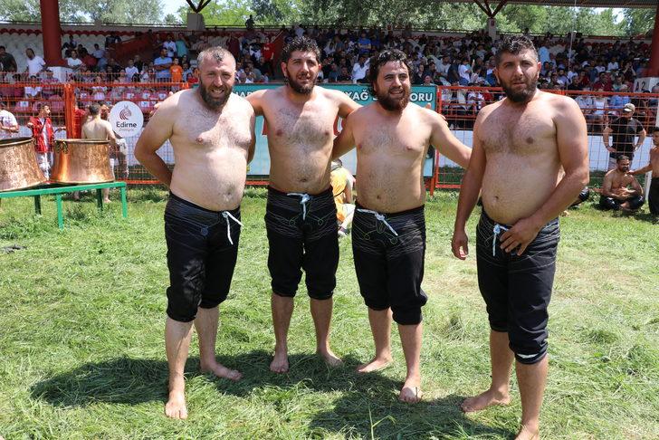 Kırkpınar'da akraba pehlivanlar Er Meydanı'nda güreşiyor G2