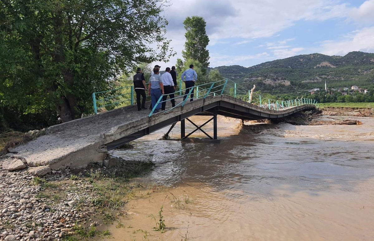 Sinop'ta selden etkilenen b&ouml;lgelerde &ccedil;alışmalar devam ediyor
