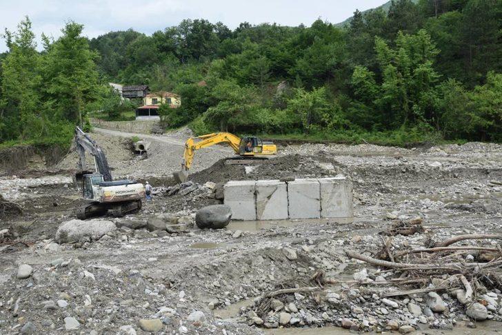 Sinop'ta selden etkilenen bölgelerde çalışmalar devam ediyor G4