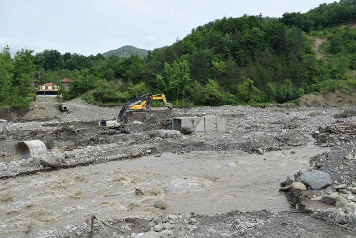 Sinop'ta selden etkilenen bölgelerde çalışmalar devam ediyor G5