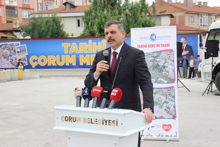 Çorum'da "Tarihi Kent Meydanı Projesi"nde bir binanın yıkımına başlandı G5