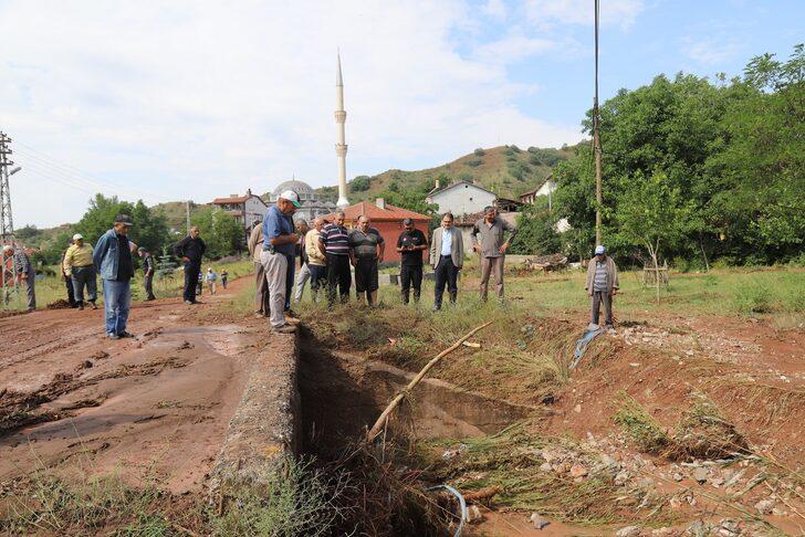 Çankırı'da etkili olan sağanak tarım arazilerine zarar verdi G3