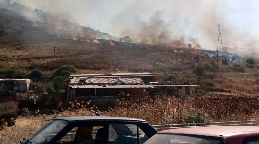 SON DAKİKA | İzmir'in Bergama ve Dikili ilçesinde orman ve otluk yangını! Ekipler müdahale ediyor
