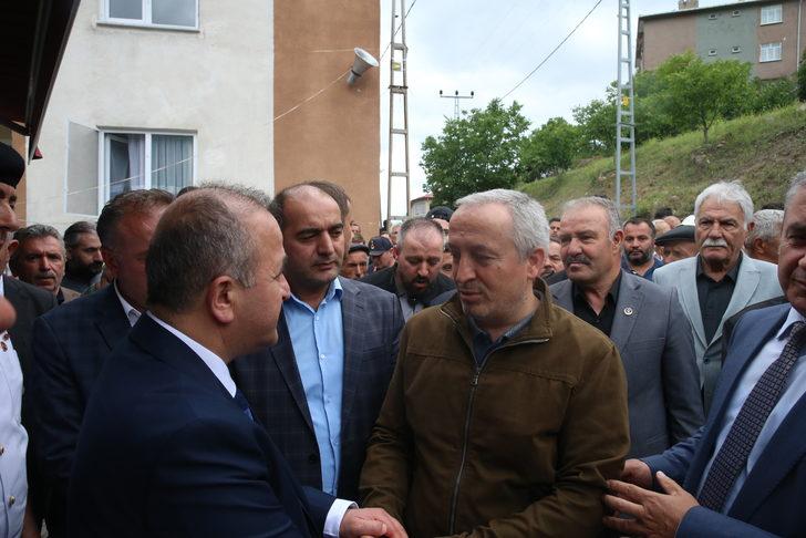 Tokat'taki trafik kazasında yaşamını yitiren 4 kişinin cenazesi toprağa verildi G1