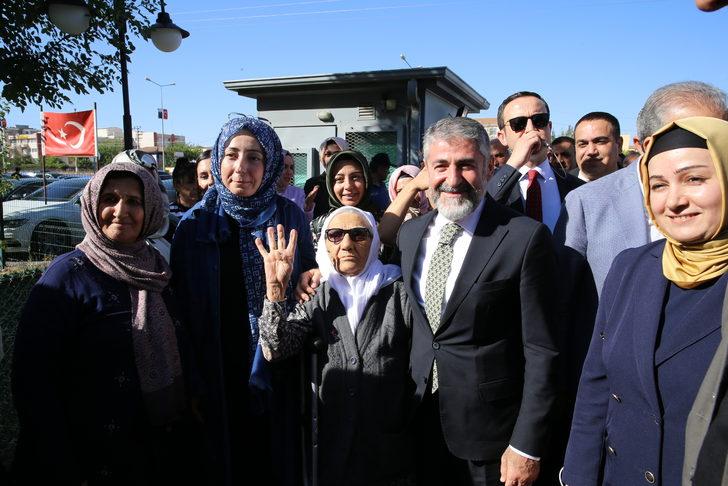 Bakan Nebati AK Parti Diyarbakır İl Başkanlığı'nda konuştu: G1