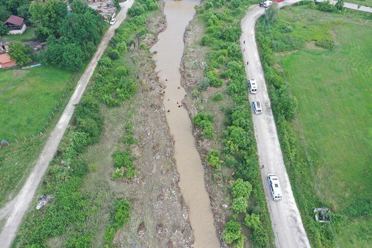 GÜNCELLEME - Düzce'de sele kapılan operatörün bulunması için yürütülen sudaki çalışmalara ara verildi G1