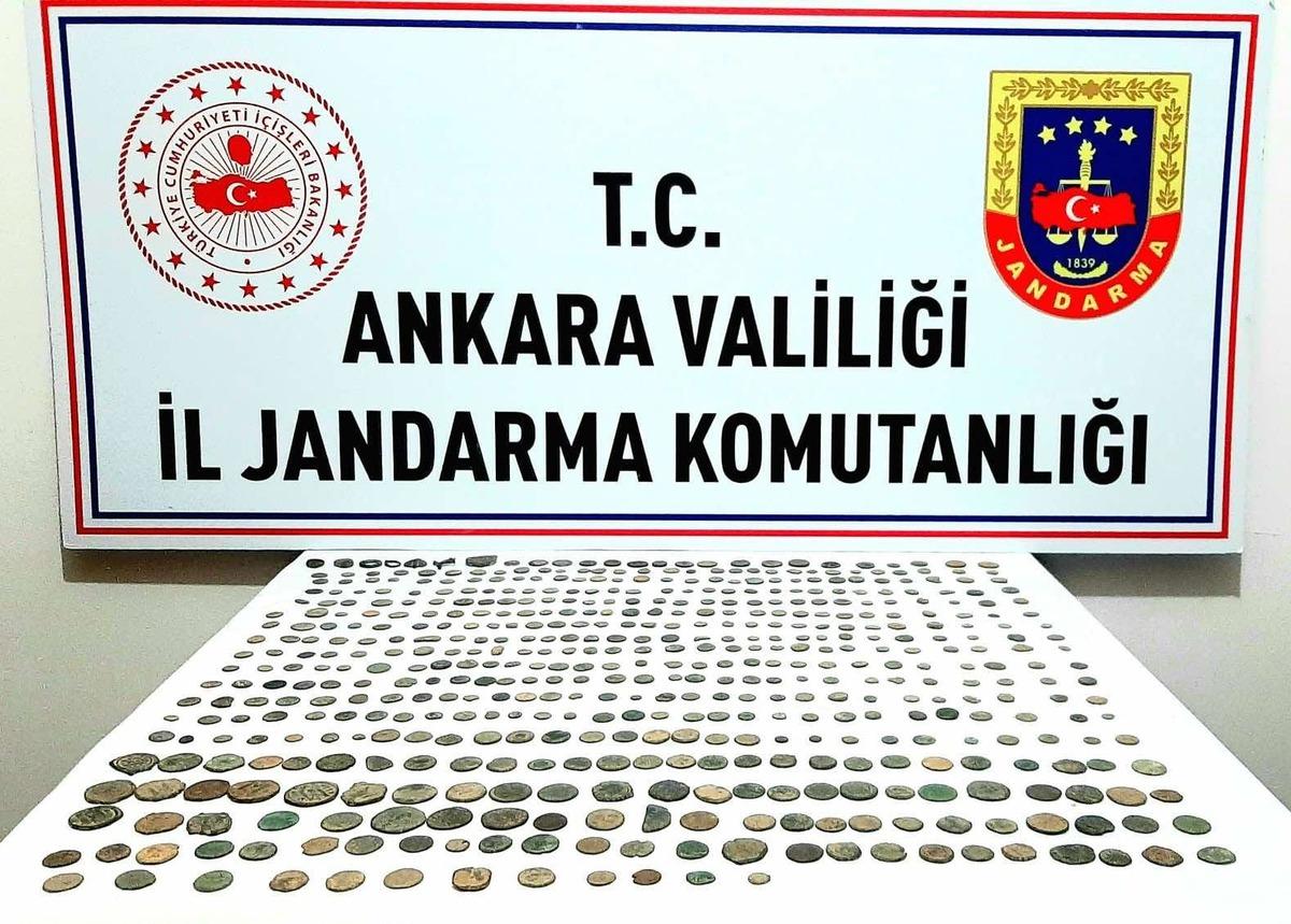 Jandarma, başkentte &ccedil;eşitli su&ccedil;lara karışan 279 ş&uuml;pheliyi g&ouml;zaltına aldı