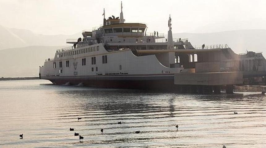 Türkiye'nin en büyük feribotu Van Gölü'nde deneme seferine çıktı